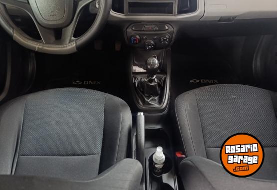 Autos - Chevrolet Onix joy 2018 Nafta 116000Km - En Venta