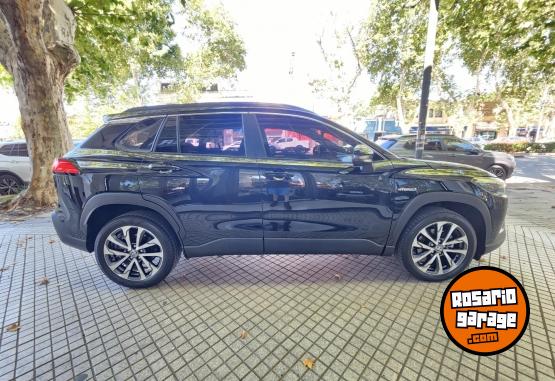 Autos - Toyota Corolla cross Seg 2022 Electrico / Hibrido 29000Km - En Venta