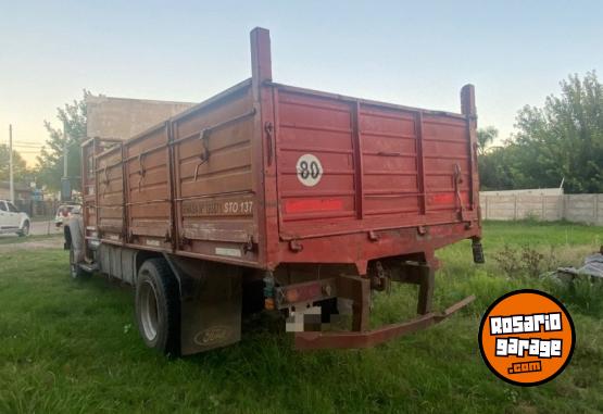 Camiones y Gr�as - Vendo - En Venta