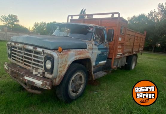 Camiones y Gr�as - Vendo - En Venta