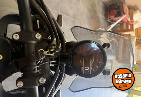 Motos - Royal Enfield HIMALAYAN 2024 Nafta 5000Km - En Venta