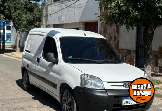 Utilitarios - Peugeot Partner 2017 Diesel 111111Km - En Venta