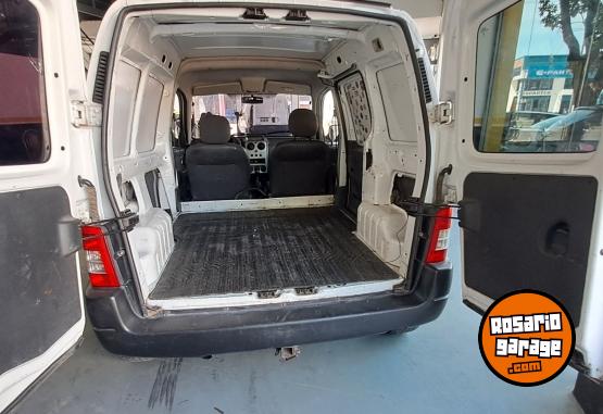 Utilitarios - Peugeot Partner 2017 Diesel 111111Km - En Venta