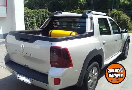 Camionetas - Renault DUSTER OROCH 2.0 OUTSIDER 2018 GNC 108000Km - En Venta