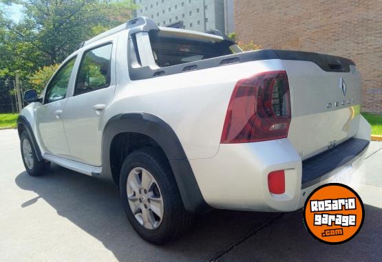 Camionetas - Renault DUSTER OROCH 2.0 OUTSIDER 2018 GNC 108000Km - En Venta