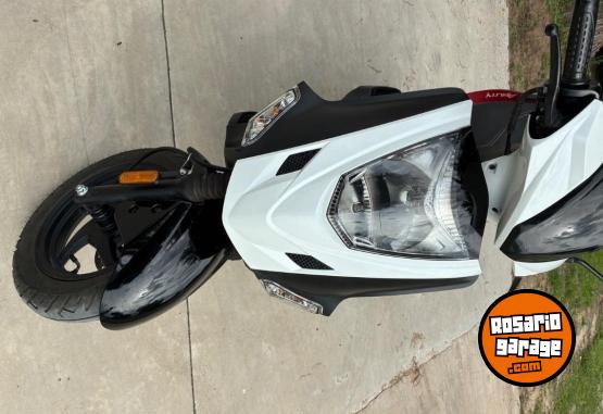 Motos - Kymco Agility 125 cc 2023 Nafta 12100Km - En Venta