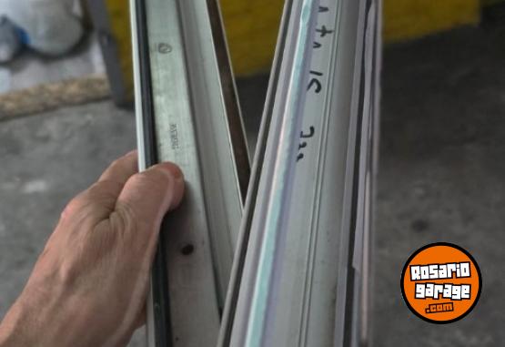 Hogar - Ventana de aluminio oscilobatiente - En Venta