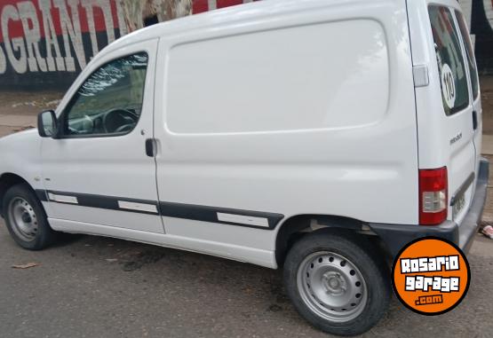 Utilitarios - Peugeot Partner 2012 Diesel 180000Km - En Venta