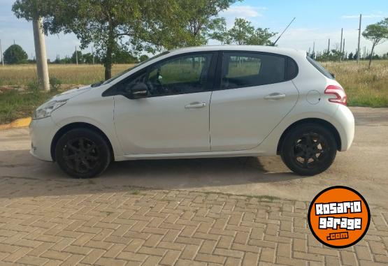 Autos - Peugeot Touchscreen 2016 Nafta 105000Km - En Venta