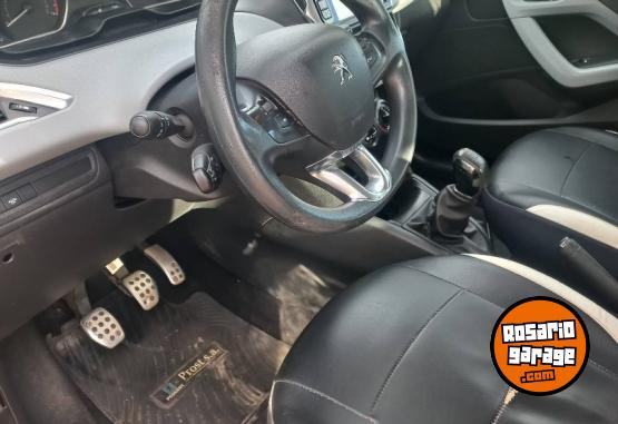 Autos - Peugeot Touchscreen 2016 Nafta 105000Km - En Venta