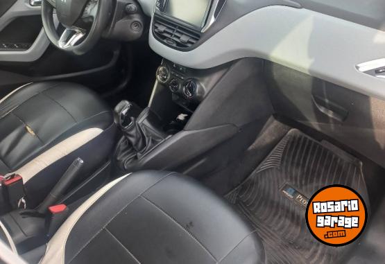 Autos - Peugeot Touchscreen 2016 Nafta 105000Km - En Venta