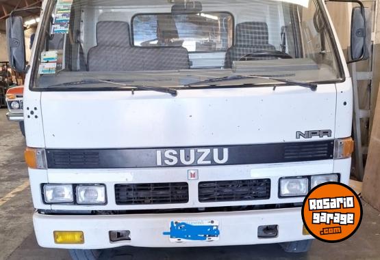 Camiones y Grúas - Isuzu NPR 75 - En Venta