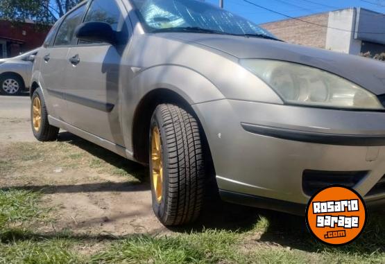 Autos - Ford focus 2004 GNC 230000Km - En Venta