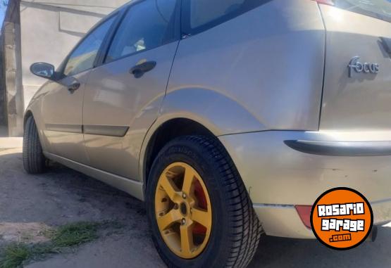 Autos - Ford focus 2004 GNC 230000Km - En Venta