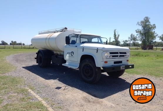 Camiones y Gr�as - Vendo dobge  600 - En Venta