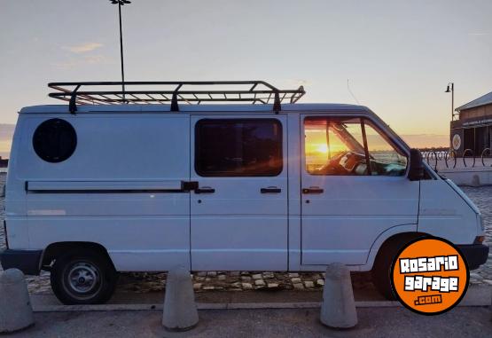 Utilitarios - Renault Trafic 2.1 larga 1996 Diesel 500000Km - En Venta