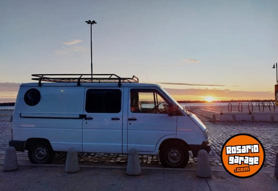 Utilitarios - Renault Trafic 2.1 larga 1996 Diesel 500000Km - En Venta