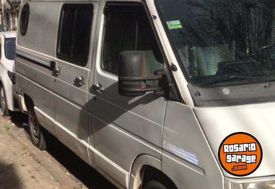 Utilitarios - Renault Trafic 2.1 larga 1996 Diesel 500000Km - En Venta