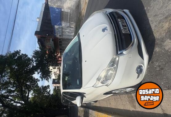 Autos - Peugeot 208 2014 Nafta 129000Km - En Venta