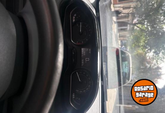 Autos - Peugeot 208 2014 Nafta 129000Km - En Venta