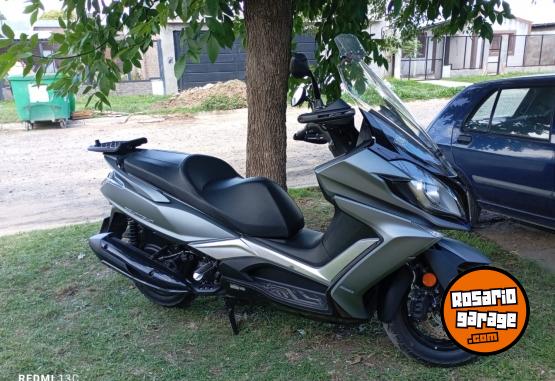 Motos - Kymco Downtown 350 2025 Nafta 5300Km - En Venta