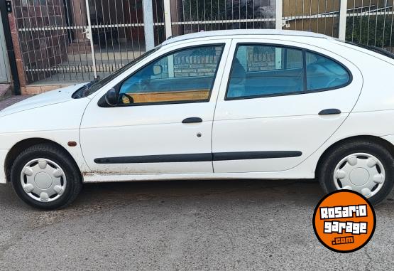 Autos - Renault Megane 1999 Nafta 160000Km - En Venta