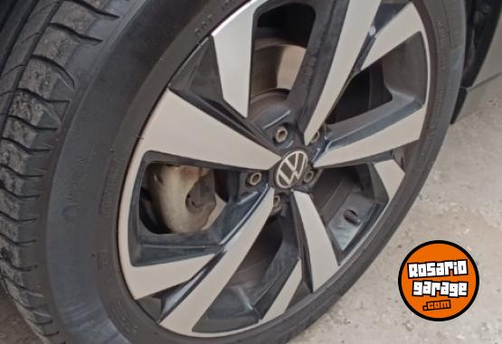 Autos - Volkswagen Nivus Highline 2021 Nafta 116000Km - En Venta