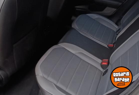 Autos - Volkswagen Nivus Highline 2021 Nafta 116000Km - En Venta