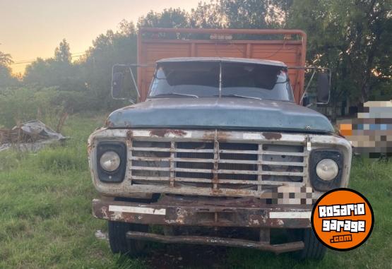 Camiones y Gr�as - Vendo - En Venta