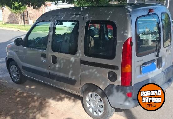 Utilitarios - Renault Kangoo 2017 GNC 175000Km - En Venta