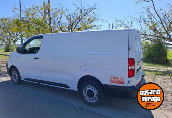 Utilitarios - Peugeot Expert HDI 2021 Diesel 152000Km - En Venta