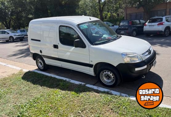 Utilitarios - Peugeot Partner 2013 Nafta 98000Km - En Venta