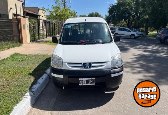 Utilitarios - Peugeot Partner 2013 Nafta 98000Km - En Venta