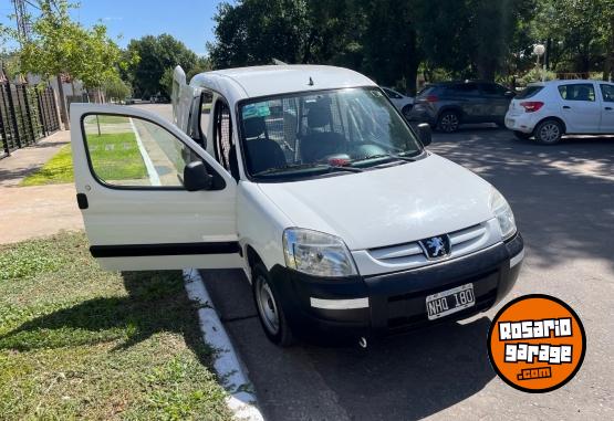 Utilitarios - Peugeot Partner 2013 Nafta 98000Km - En Venta