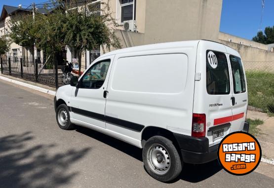 Utilitarios - Peugeot Partner 2013 Nafta 98000Km - En Venta