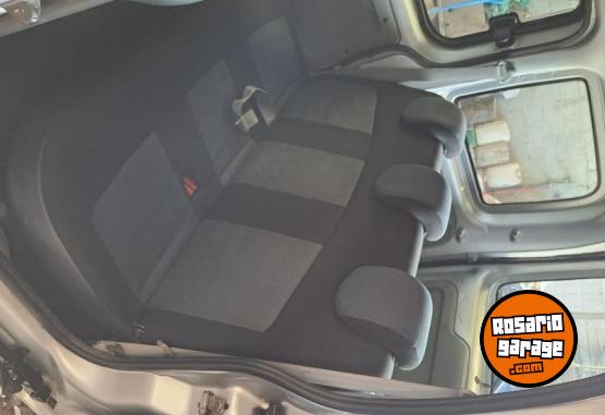 Utilitarios - Renault Kangoo 1.6 16v 2013 Nafta 220000Km - En Venta