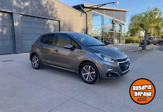 Autos - Peugeot 208 2017 Nafta 80000Km - En Venta
