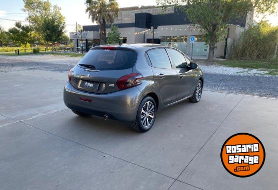 Autos - Peugeot 208 2017 Nafta 80000Km - En Venta