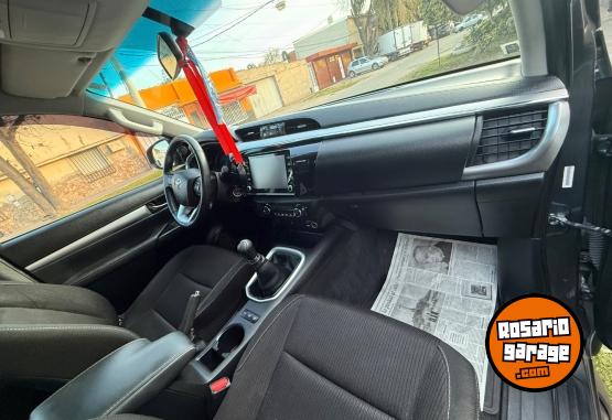 Camionetas - Toyota Hilux srv 2020 Diesel 90000Km - En Venta
