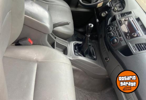 Camionetas - Toyota Hilux cabina simple 2014 Diesel 150000Km - En Venta