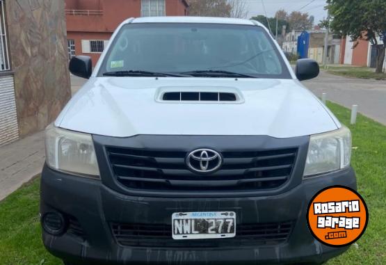 Camionetas - Toyota Hilux cabina simple 2014 Diesel 150000Km - En Venta
