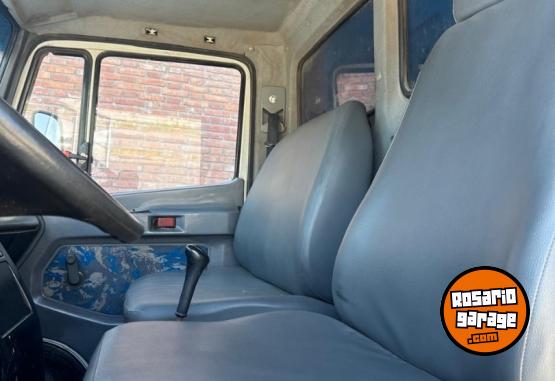 Camiones y Gr�as - Mercedes Benz 710 - En Venta