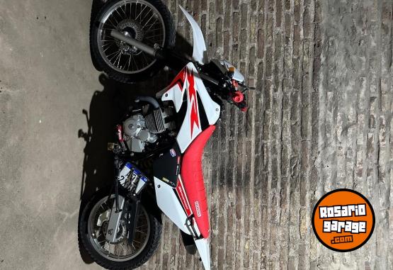 Motos - Honda Tornado 250 2016 Nafta 15000Km - En Venta