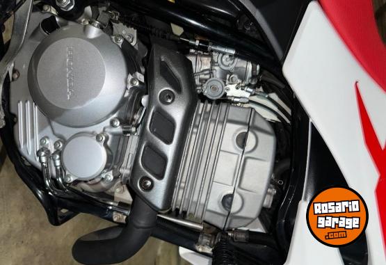 Motos - Honda Tornado 250 2016 Nafta 15000Km - En Venta