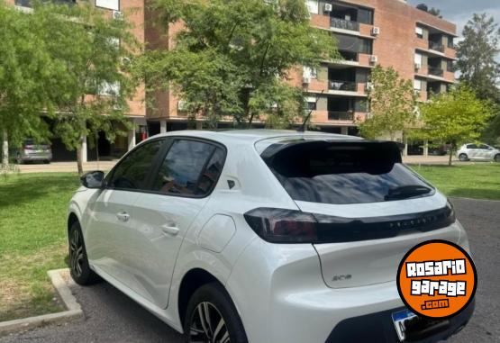 Autos - Peugeot 208 2024 Nafta 30000Km - En Venta