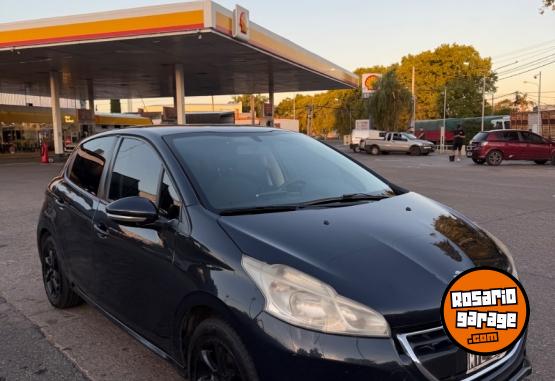 Autos - Peugeot 208 allure touchscreen 2013 Nafta 128000Km - En Venta