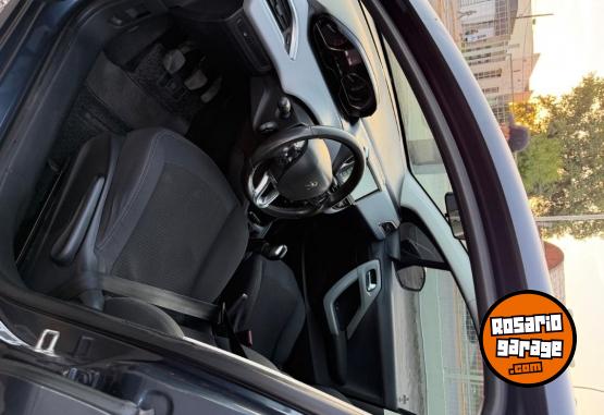 Autos - Peugeot 208 allure touchscreen 2013 Nafta 128000Km - En Venta