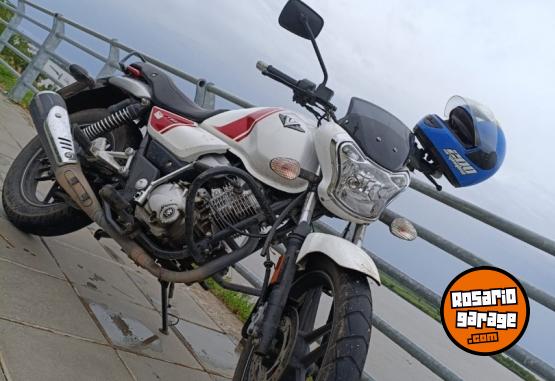 Motos - Bajaj V15 2017 Nafta 30000Km - En Venta