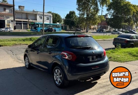 Autos - Peugeot 208 2015 Nafta 150000Km - En Venta