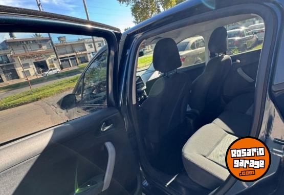 Autos - Peugeot 208 2015 Nafta 150000Km - En Venta